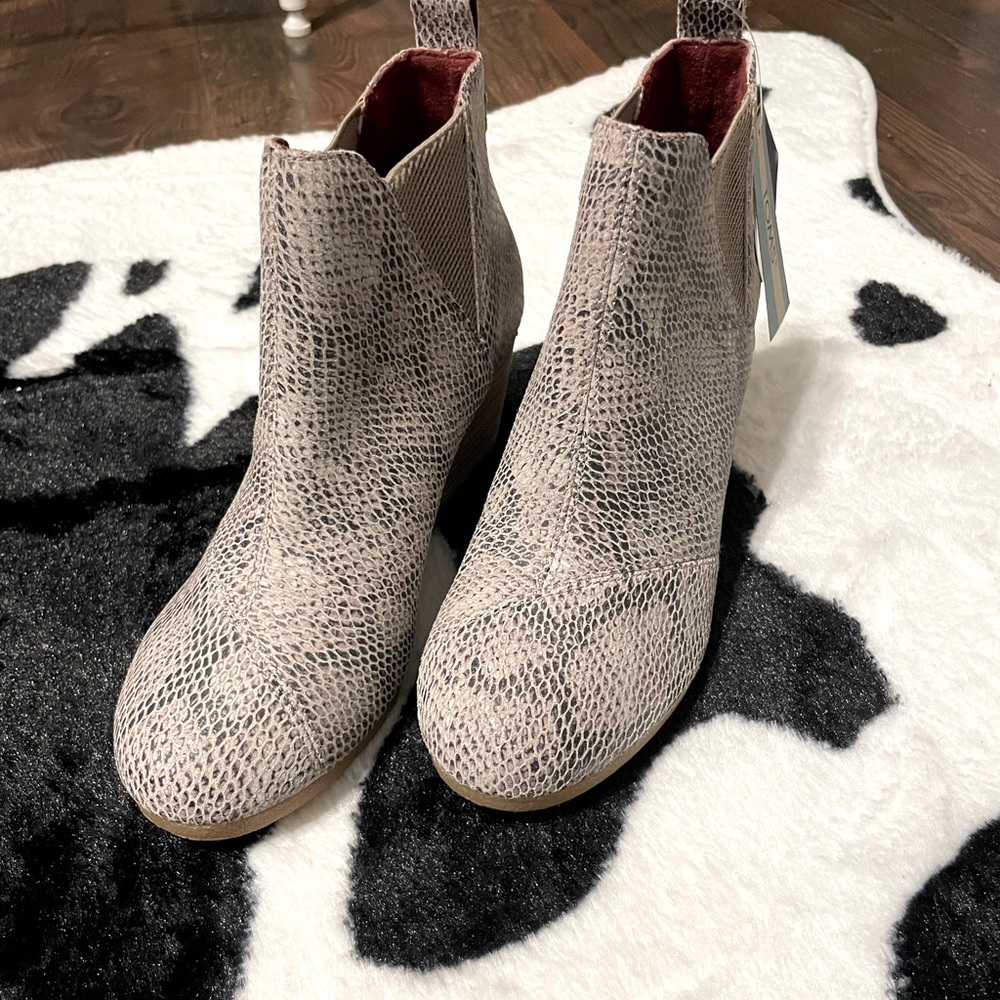 Toms Wedges